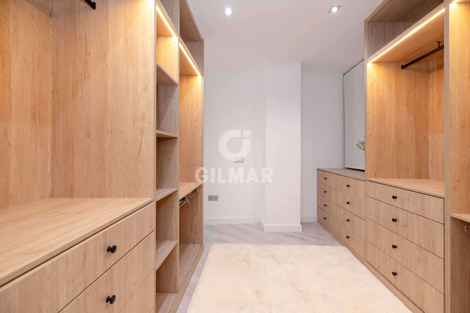 3 bedroom Flat for sale in Malaga city with garage - € 830,000 (Ref: 9413004)