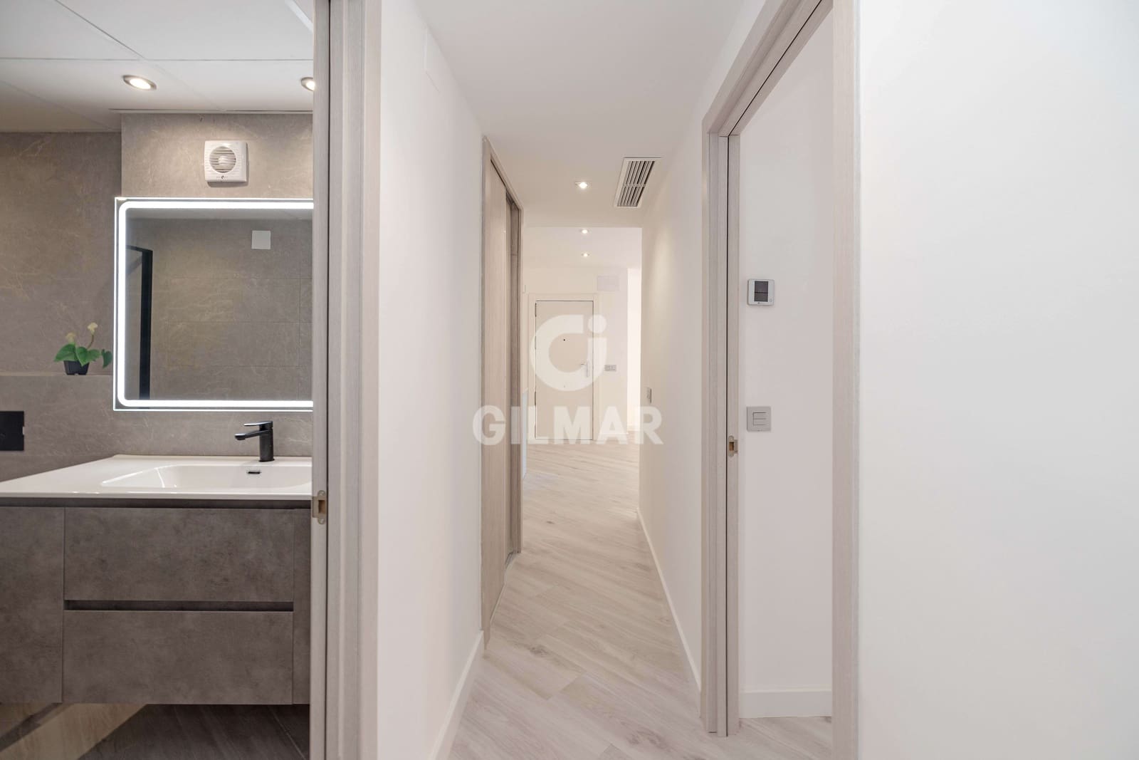 3 bedroom Flat for sale in Malaga city with garage - € 830,000 (Ref: 9413004)