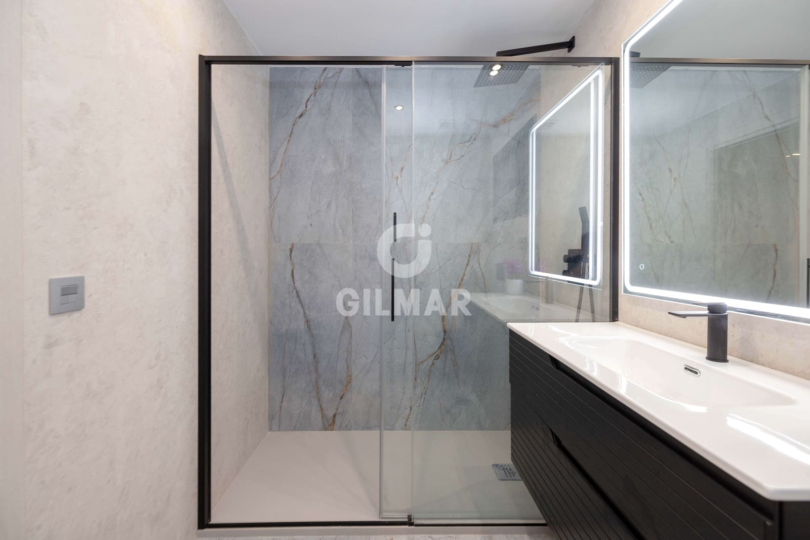 3 bedroom Flat for sale in Malaga city with garage - € 830,000 (Ref: 9413004)