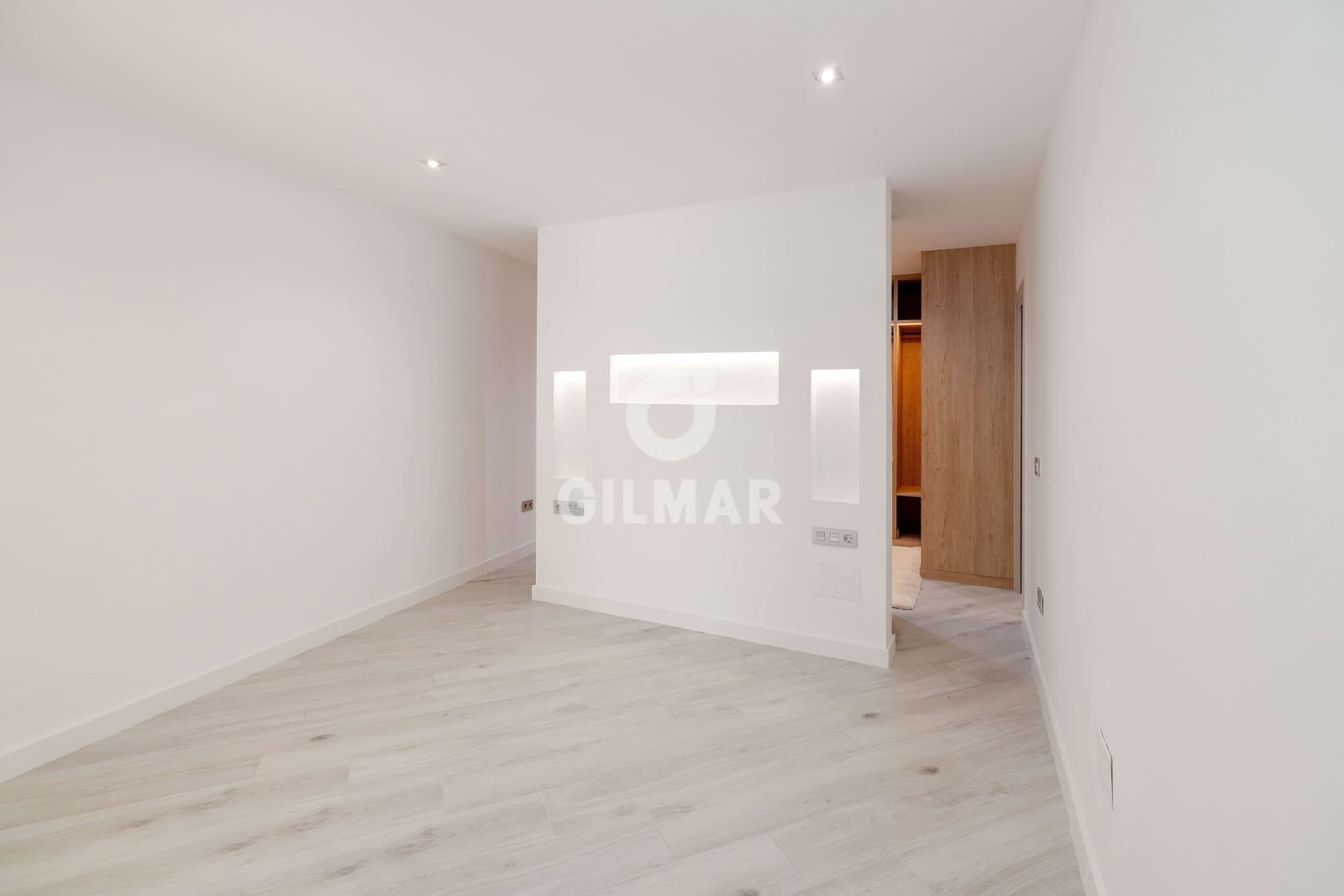 3 bedroom Flat for sale in Malaga city with garage - € 830,000 (Ref: 9413004)