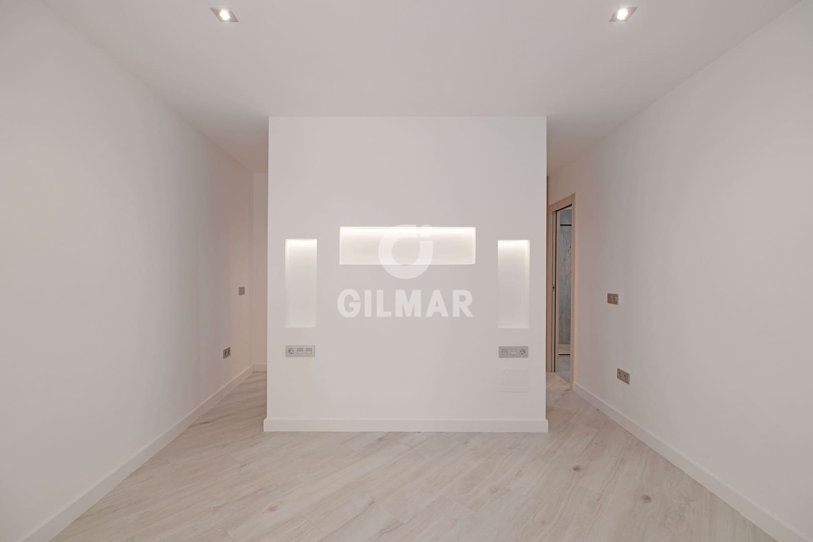 3 bedroom Flat for sale in Malaga city with garage - € 830,000 (Ref: 9413004)