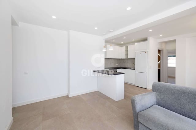 Piso de 2 habitaciones en La Trinidad, Málaga ciudad en venta - 290.000 € (Ref: 9414821)