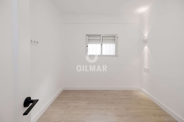 3 slaapkamer Flat te koop in Parque Victoria Eugenia, Málaga stad - € 290.000 (Ref: 9414823)