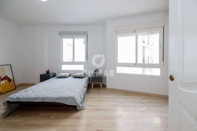 1 bedroom Studio for sale in La Trinidad, Málaga city with garage - € 190,000 (Ref: 9414826)