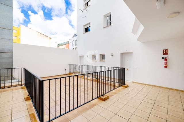 1 bedroom Studio for sale in La Trinidad, Málaga city with garage - € 190,000 (Ref: 9414826)