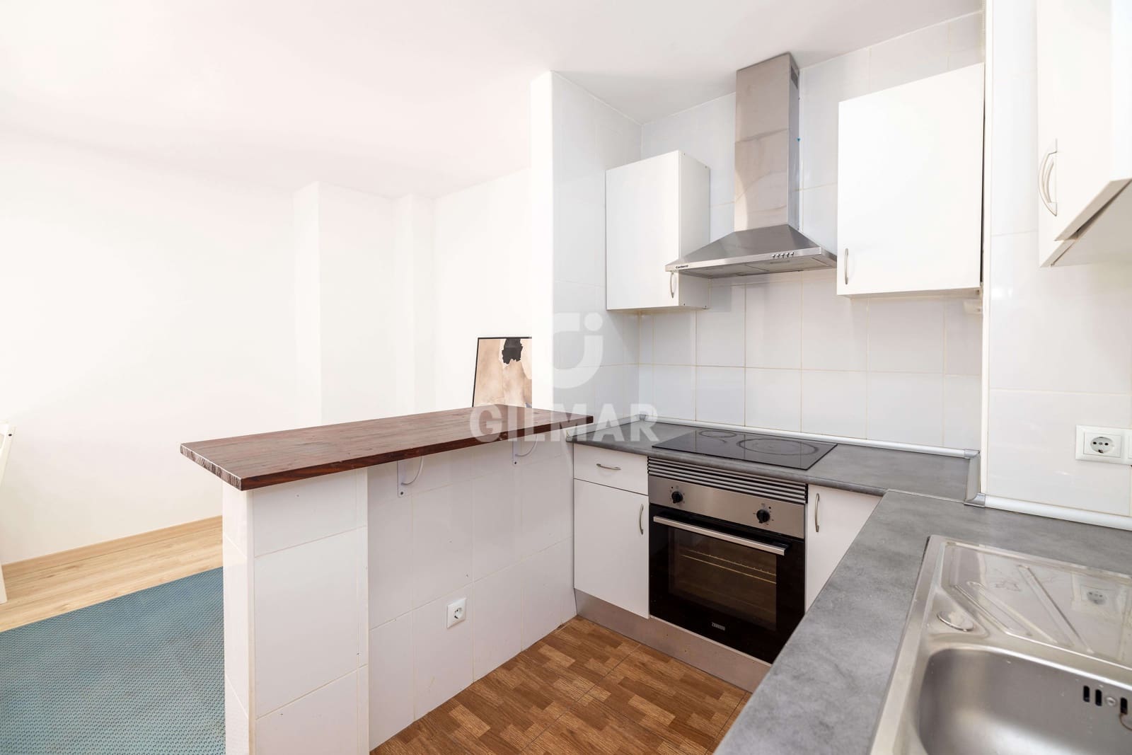 2 soverom Penthouse til salgs i Malaga by med garasje - € 380 000 (Ref: 9414828)