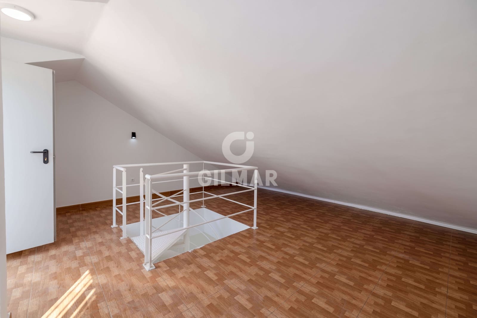 2 soverom Penthouse til salgs i Malaga by med garasje - € 380 000 (Ref: 9414828)