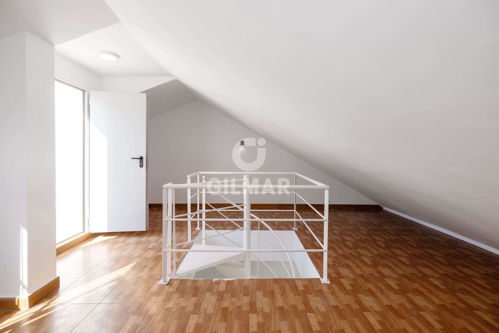 2 soverom Penthouse til salgs i Malaga by med garasje - € 380 000 (Ref: 9414828)