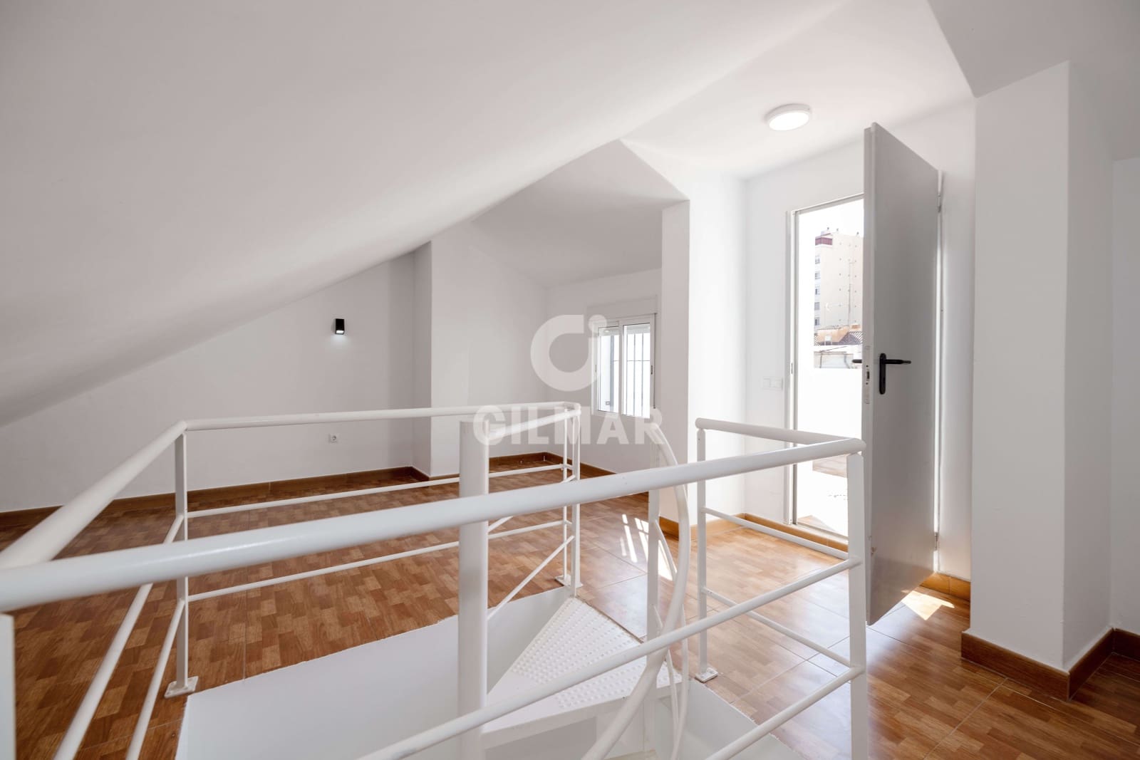 2 soverom Penthouse til salgs i Malaga by med garasje - € 380 000 (Ref: 9414828)