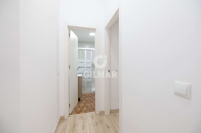 1 slaapkamer Flat te koop in Arroyo de los Angeles, Málaga stad met garage - € 205.000 (Ref: 9414830)