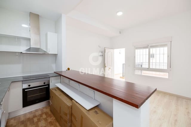 1 slaapkamer Flat te koop in Arroyo de los Angeles, Málaga stad met garage - € 205.000 (Ref: 9414830)