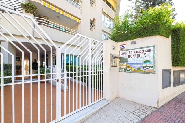 4 soveværelse Lejlighed til salg i El Limonar, Málaga by med garage - € 695.000 (Ref: 9414831)