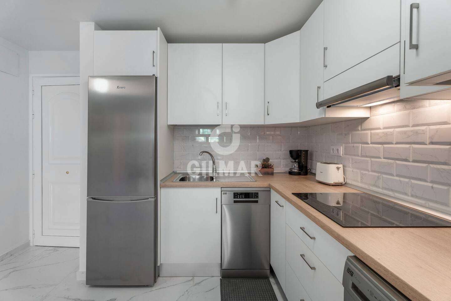 Piso de 2 habitaciones en Los Cristianos en venta con piscina - 289.000 € (Ref: 9415058)