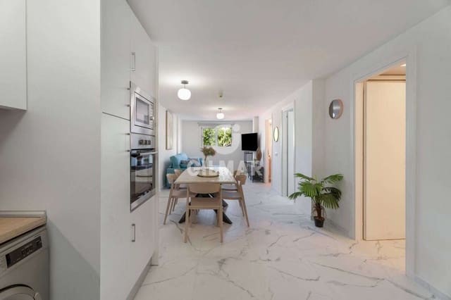 Piso de 2 habitaciones en Los Cristianos, Arona en venta con piscina - 289.000 € (Ref: 9415058)