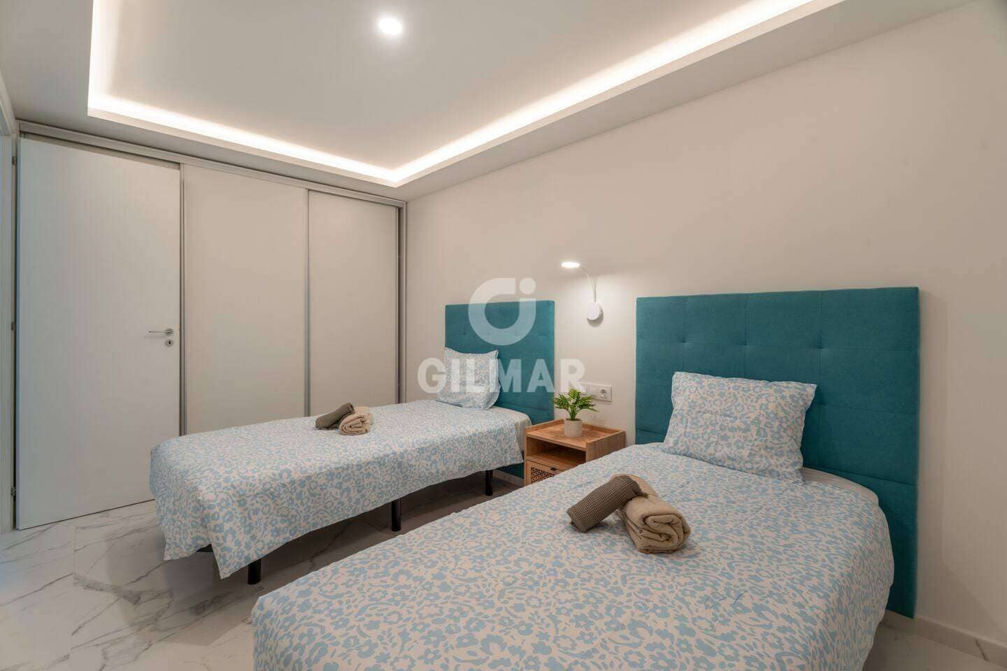 Piso de 2 habitaciones en Los Cristianos en venta con piscina - 289.000 € (Ref: 9415058)