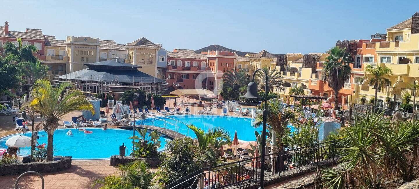 Piso de 2 habitaciones en Los Cristianos en venta con piscina - 289.000 € (Ref: 9415058)