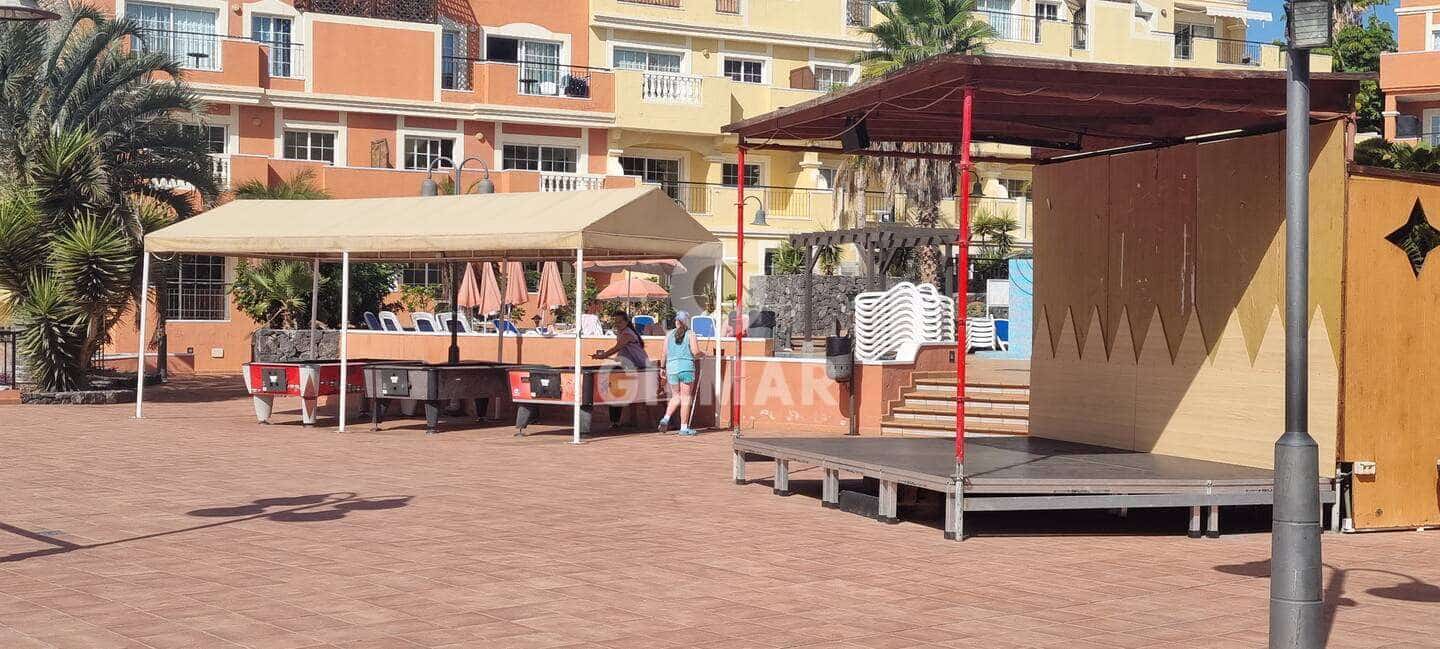 Piso de 2 habitaciones en Los Cristianos en venta con piscina - 289.000 € (Ref: 9415058)