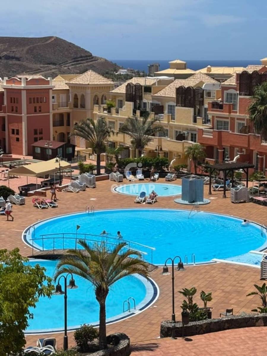 Piso de 2 habitaciones en Los Cristianos en venta con piscina - 289.000 € (Ref: 9415058)