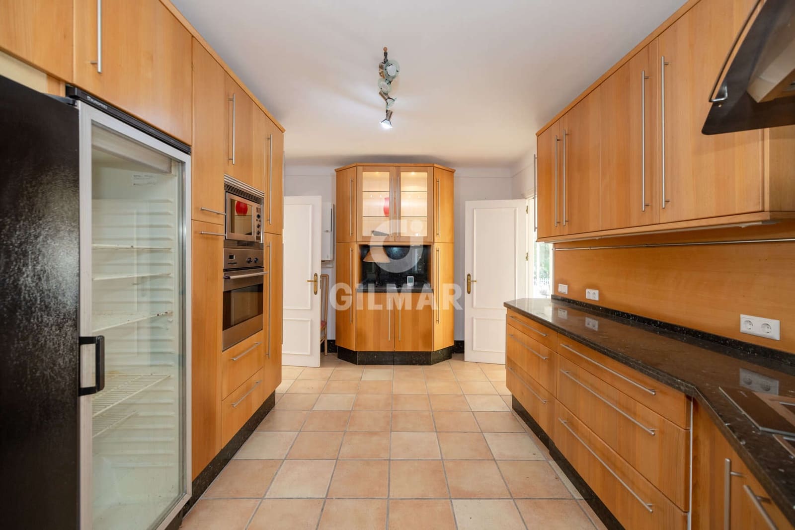 4 sypialnia Willa na sprzedaż w El Paraiso - 1 850 000 € (Ref: 9424026)