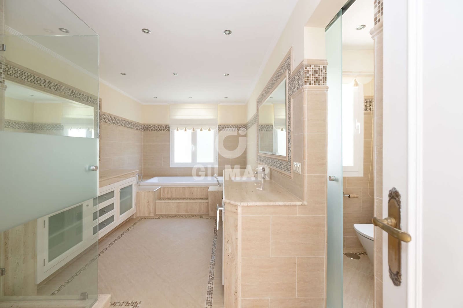 4 sypialnia Willa na sprzedaż w El Paraiso - 1 850 000 € (Ref: 9424026)