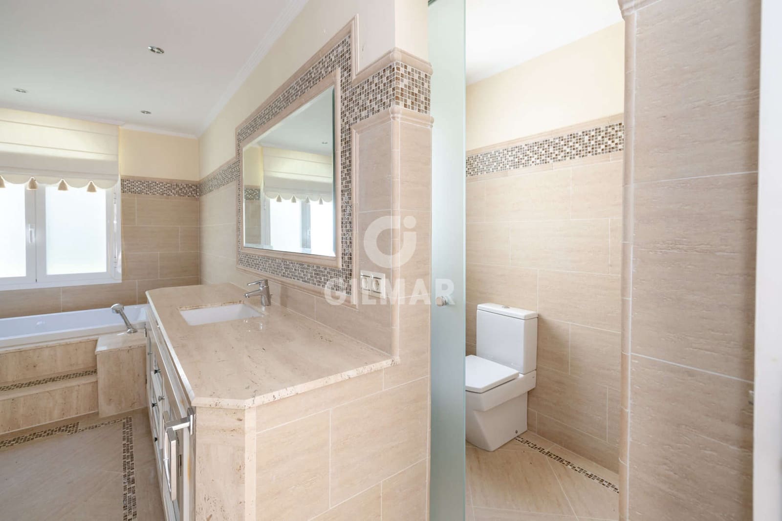 4 sypialnia Willa na sprzedaż w El Paraiso - 1 850 000 € (Ref: 9424026)