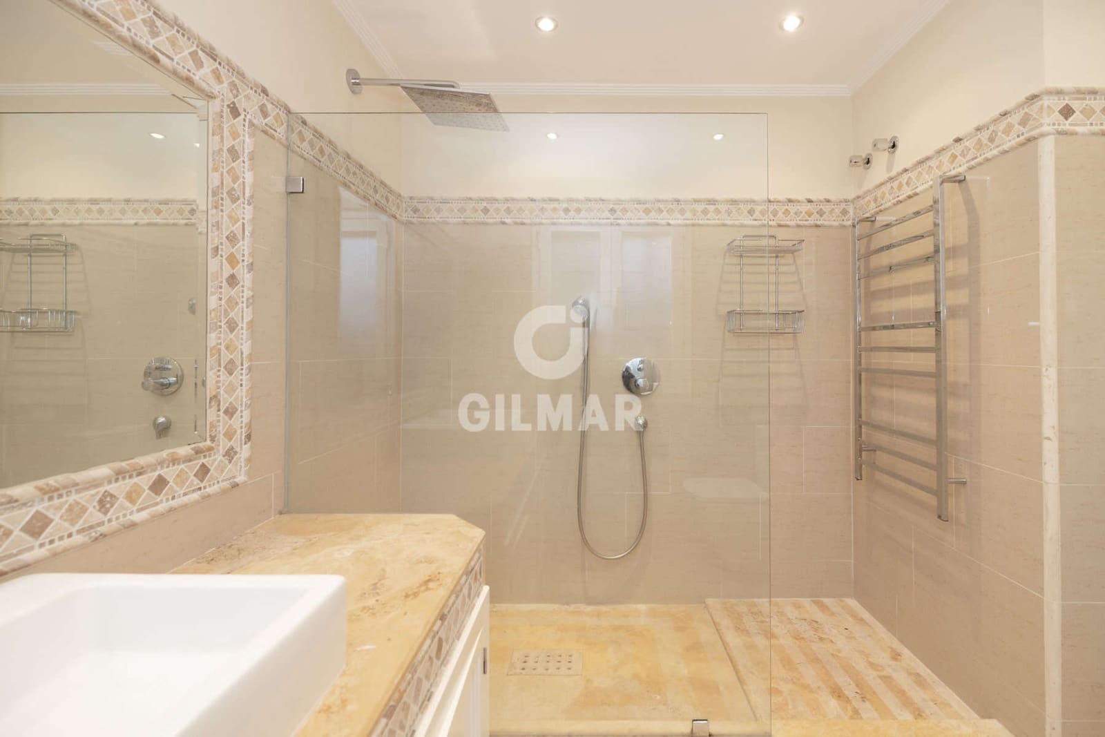 4 sypialnia Willa na sprzedaż w El Paraiso - 1 850 000 € (Ref: 9424026)