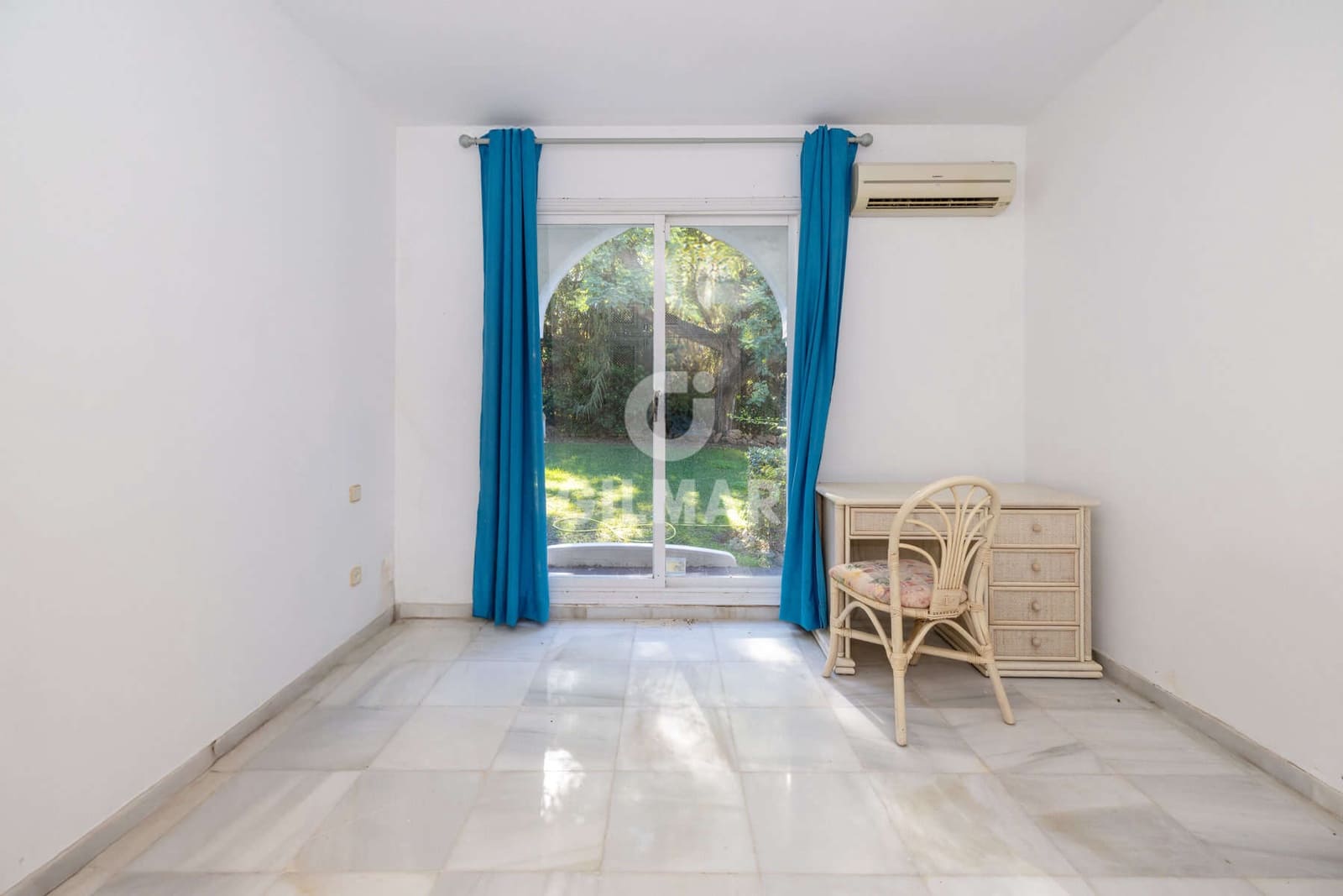 4 sypialnia Willa na sprzedaż w El Paraiso - 1 850 000 € (Ref: 9424026)