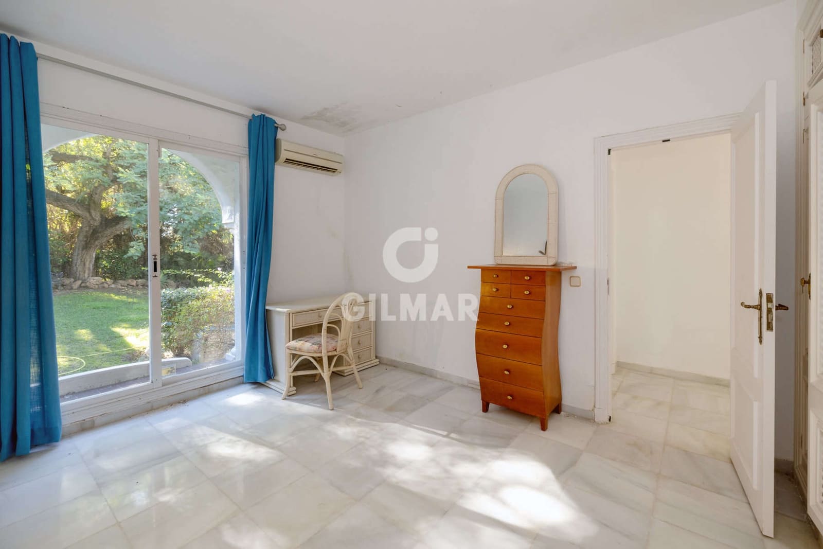 4 sypialnia Willa na sprzedaż w El Paraiso - 1 850 000 € (Ref: 9424026)