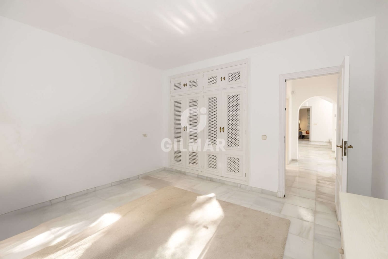 4 sypialnia Willa na sprzedaż w El Paraiso - 1 850 000 € (Ref: 9424026)