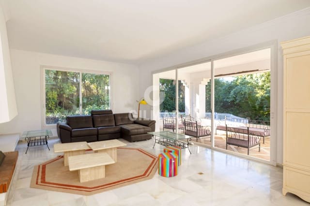 4 sypialnia Willa na sprzedaż w El Paraiso, Estepona - 1 850 000 € (Ref: 9424026)