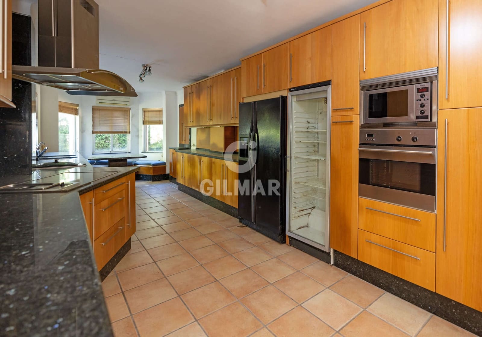 4 sypialnia Willa na sprzedaż w El Paraiso - 1 850 000 € (Ref: 9424026)