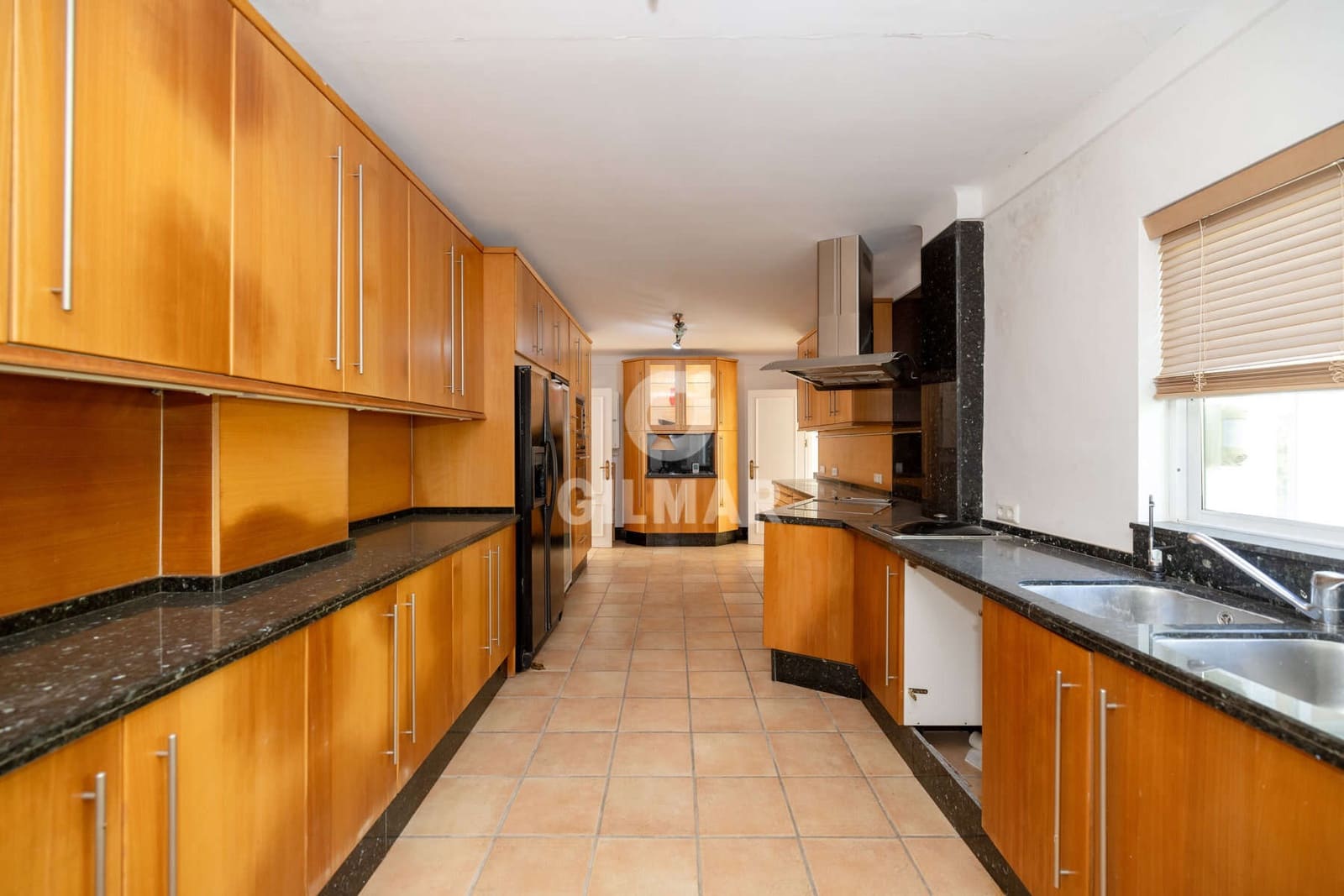 4 sypialnia Willa na sprzedaż w El Paraiso - 1 850 000 € (Ref: 9424026)