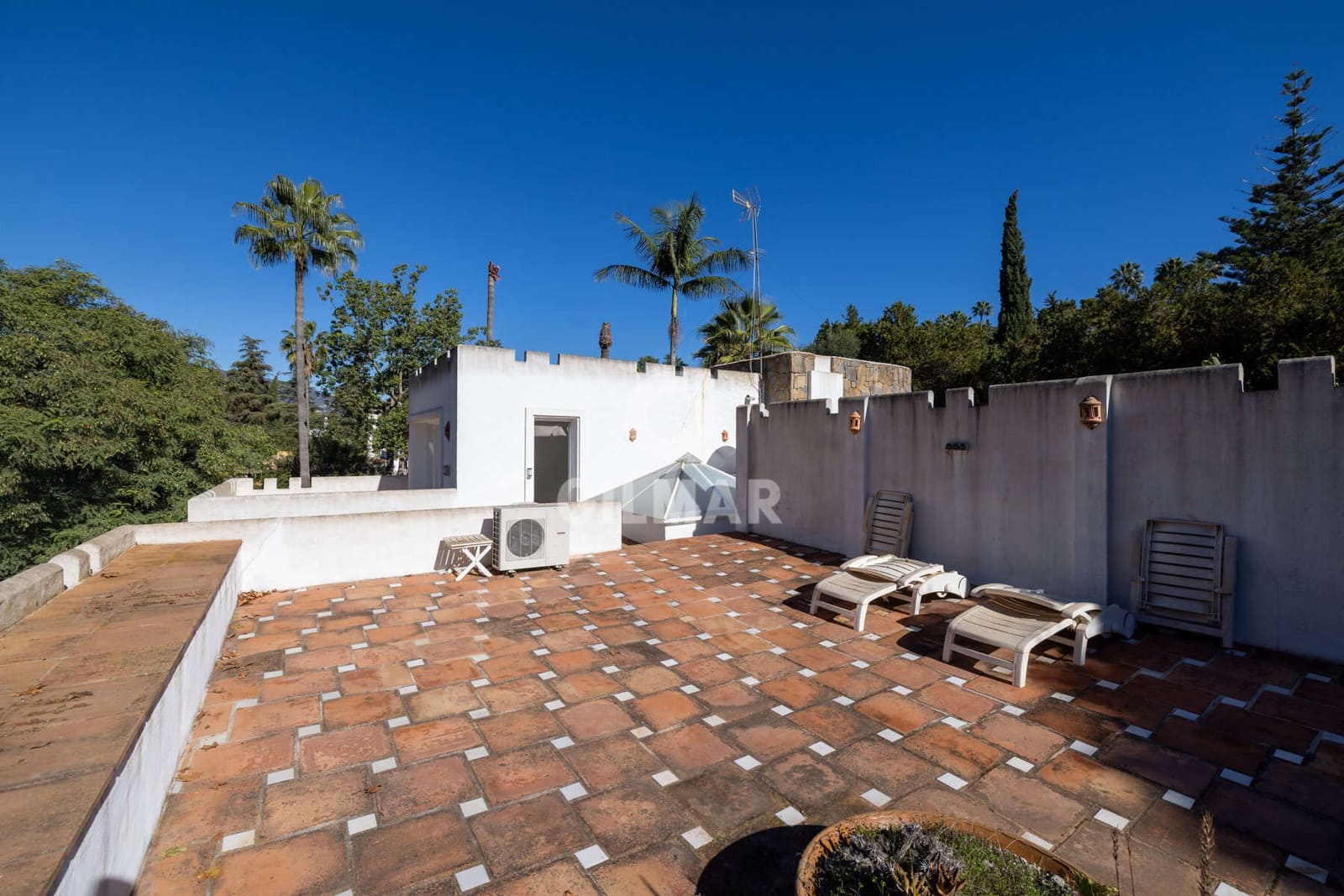 4 sypialnia Willa na sprzedaż w El Paraiso - 1 850 000 € (Ref: 9424026)