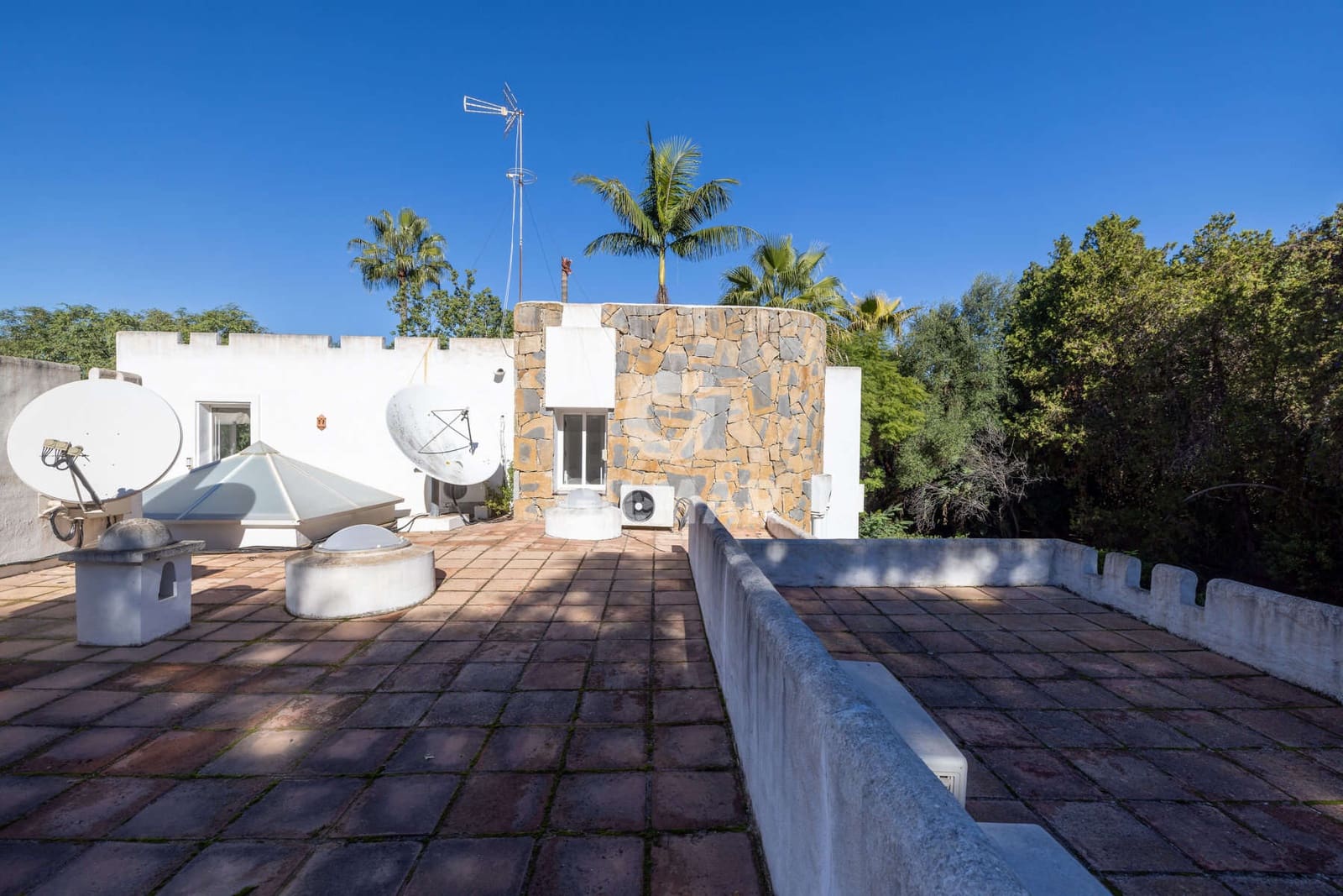 4 sypialnia Willa na sprzedaż w El Paraiso - 1 850 000 € (Ref: 9424026)