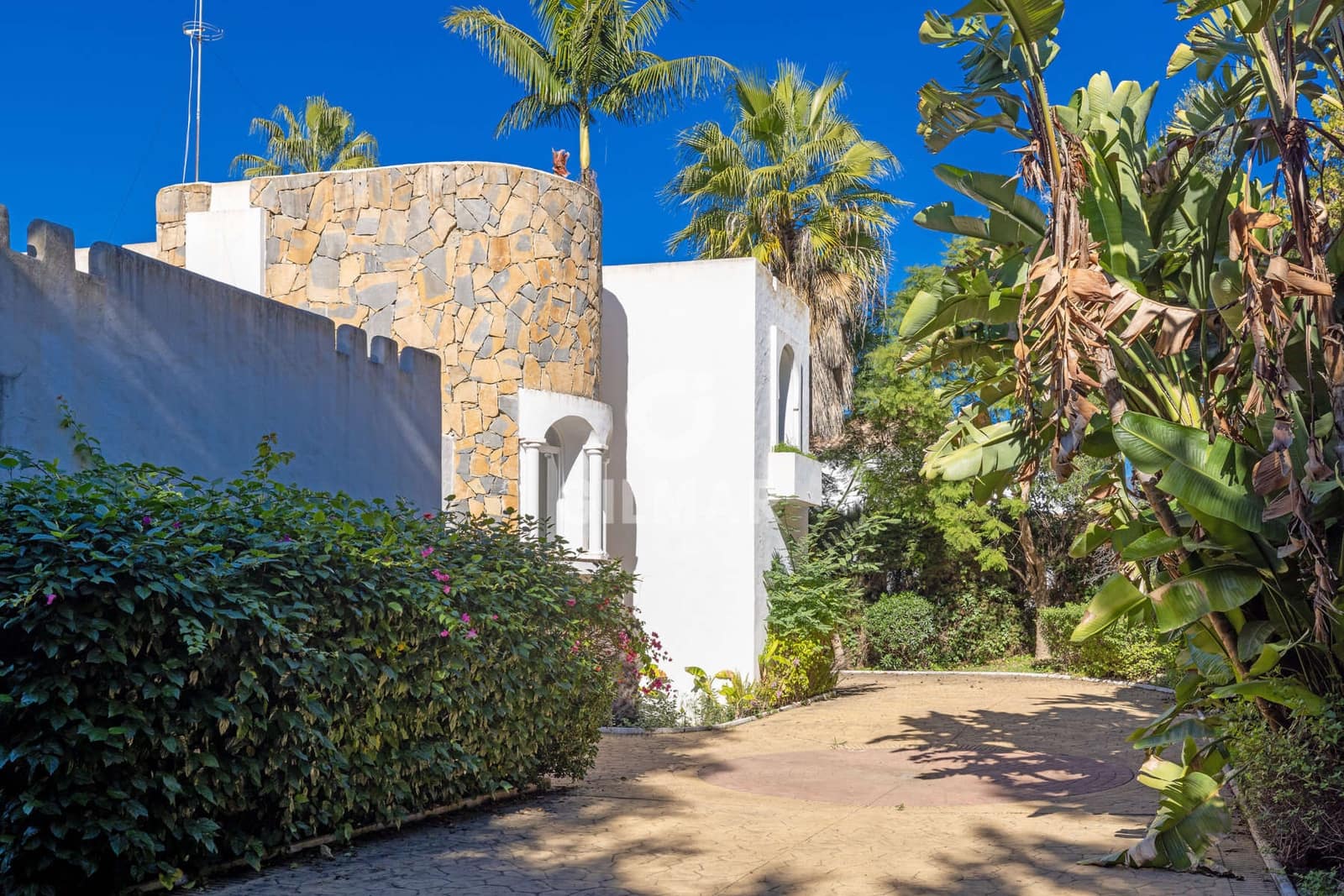 4 sypialnia Willa na sprzedaż w El Paraiso - 1 850 000 € (Ref: 9424026)