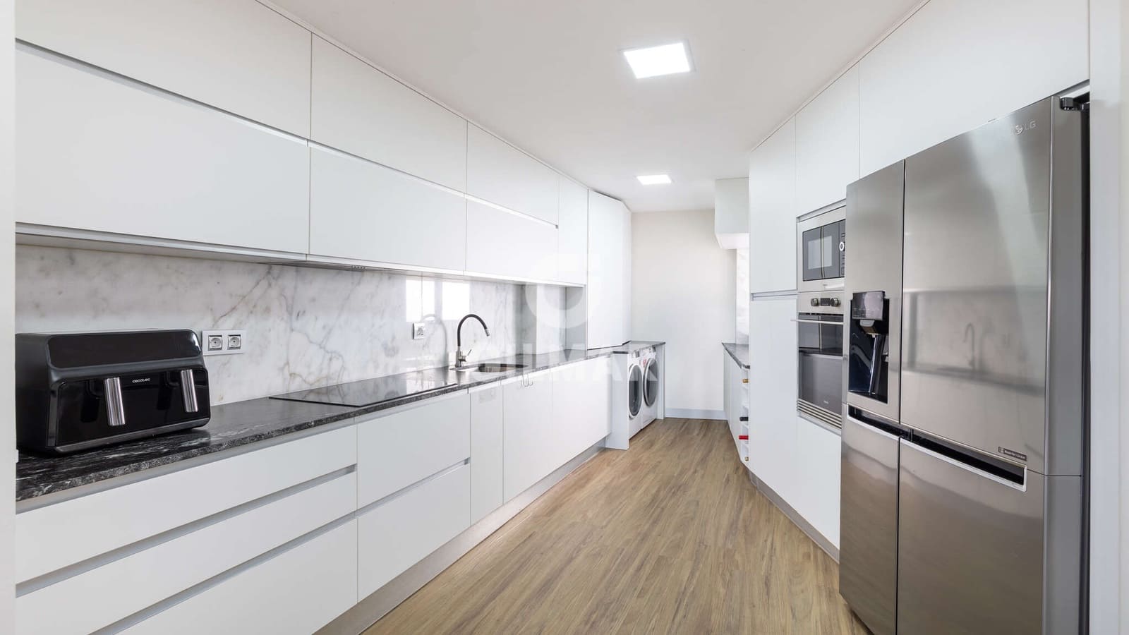 2 slaapkamer Flat te koop in Las Palmas de Gran Canaria met garage - € 325.000 (Ref: 9426243)