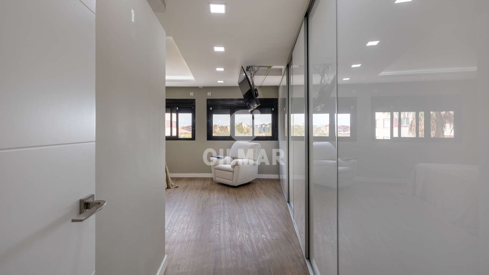 2 slaapkamer Flat te koop in Las Palmas de Gran Canaria met garage - € 325.000 (Ref: 9426243)