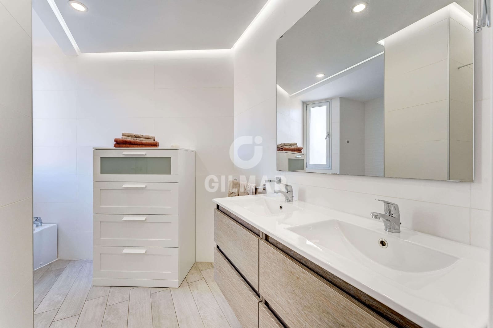 3 bedroom Flat for sale in Playa Paraiso with pool garage - € 690,000 (Ref: 9429039)