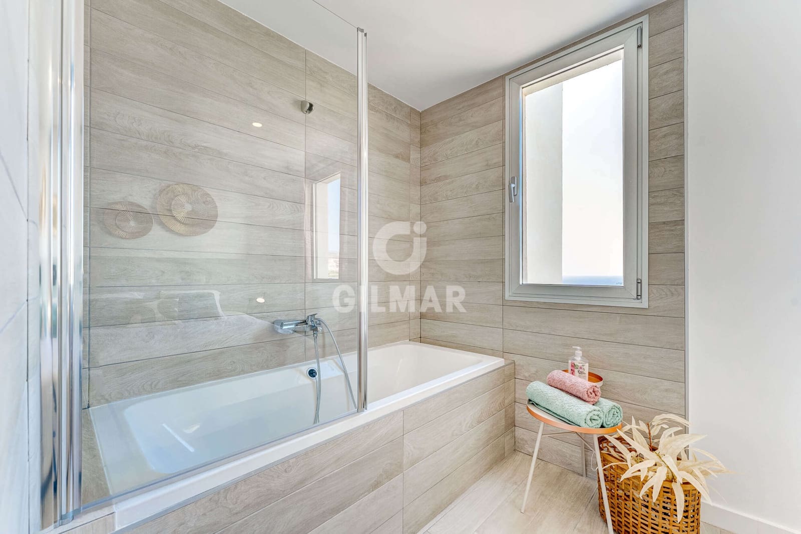 3 bedroom Flat for sale in Playa Paraiso with pool garage - € 690,000 (Ref: 9429039)