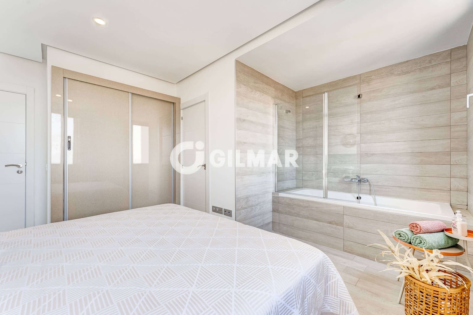 3 sovrum Lägenhet till salu i Playa Paraiso med pool garage - 630 000 € (Ref: 9429039)