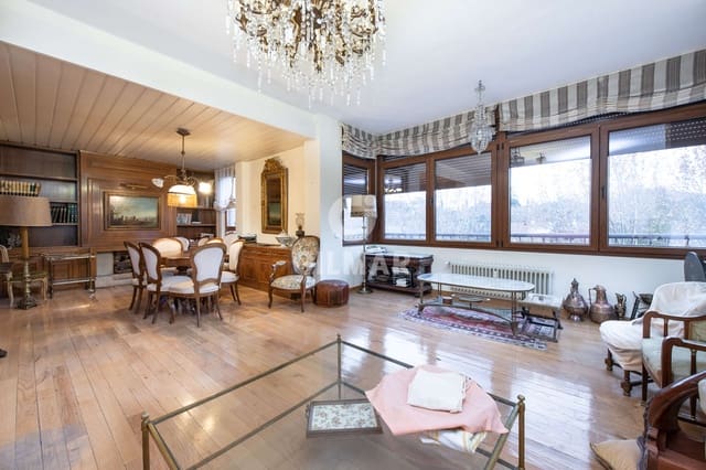 5 makuuhuone Asunto myytävänä paikassa Fuentelareina, Madrid kaupunki mukana uima-altaan 
autotalli - 1 500 000 € (Ref: 9429471)