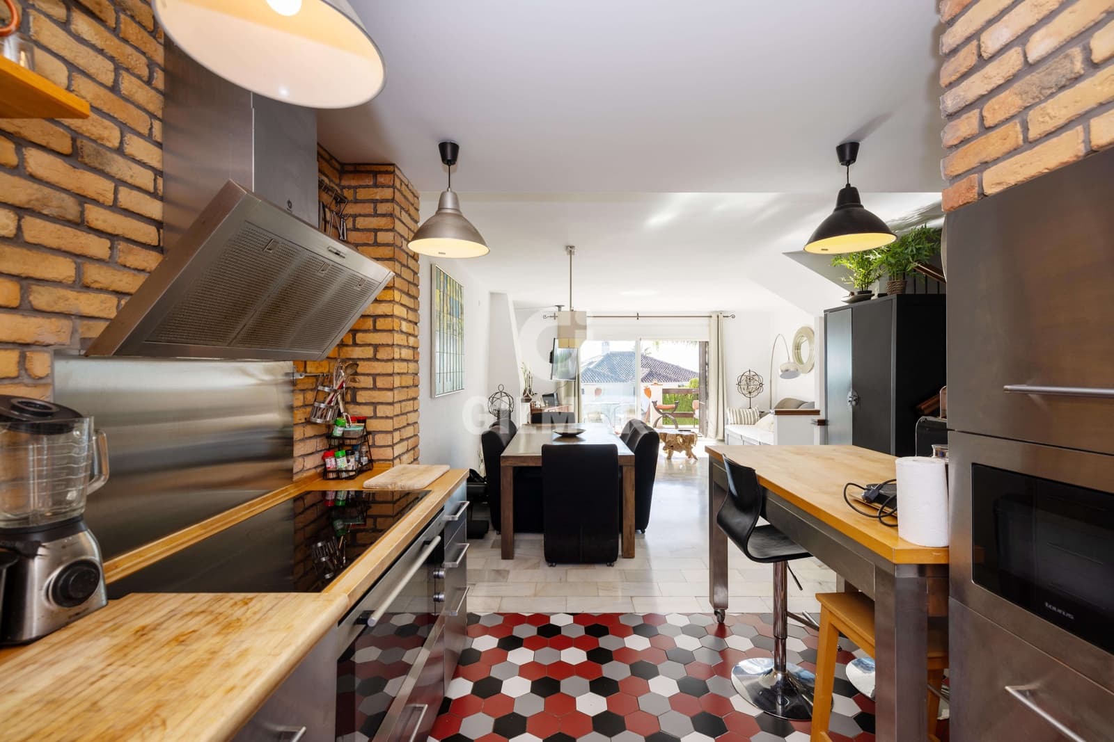 3 slaapkamer Rijtjeshuis te koop in Marbella met zwembad garage - € 790.000 (Ref: 9432818)