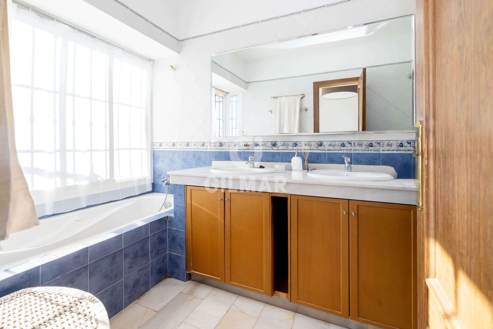 3 slaapkamer Rijtjeshuis te koop in Marbella met zwembad garage - € 790.000 (Ref: 9432818)