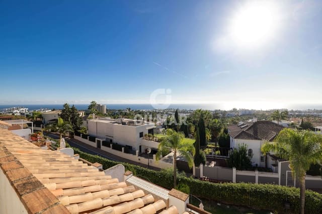 3 slaapkamer Rijtjeshuis te koop in Río Real, Marbella met zwembad garage - € 790.000 (Ref: 9432818)