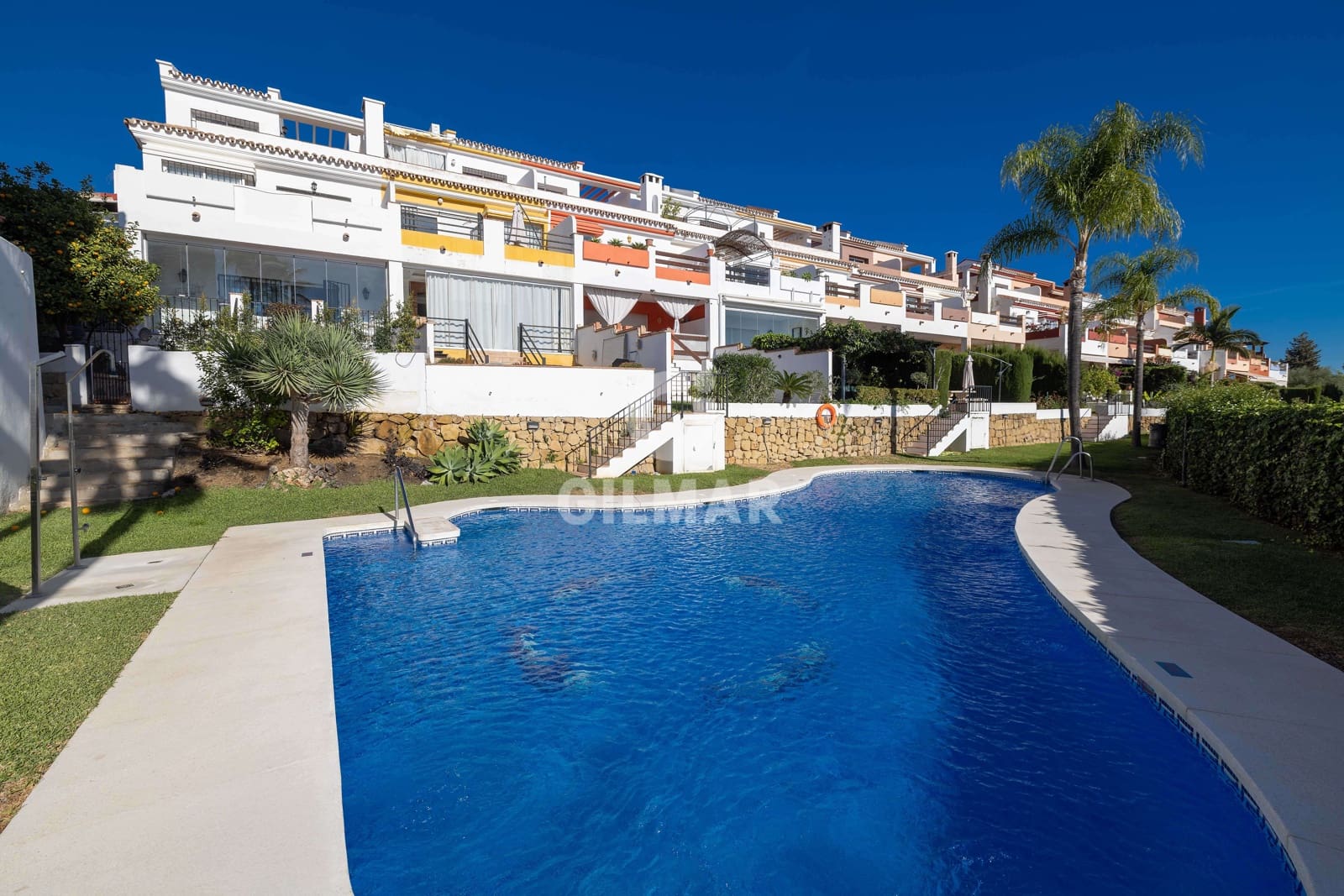 3 slaapkamer Rijtjeshuis te koop in Marbella met zwembad garage - € 790.000 (Ref: 9432818)