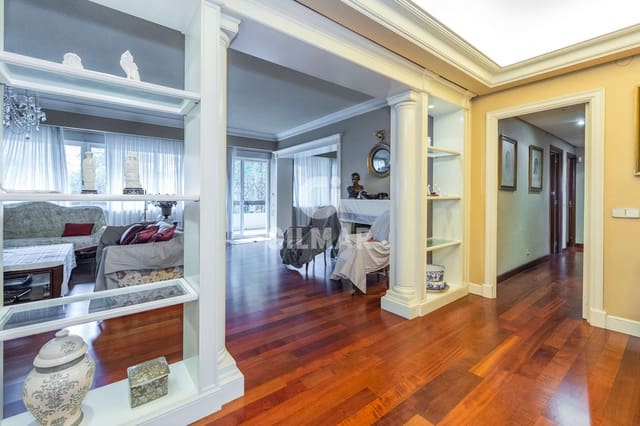 6 soverom Leilighet til salgs i Ciudad Universitaria, Madrid by med svømmebasseng garasje - € 1 490 000 (Ref: 9435027)