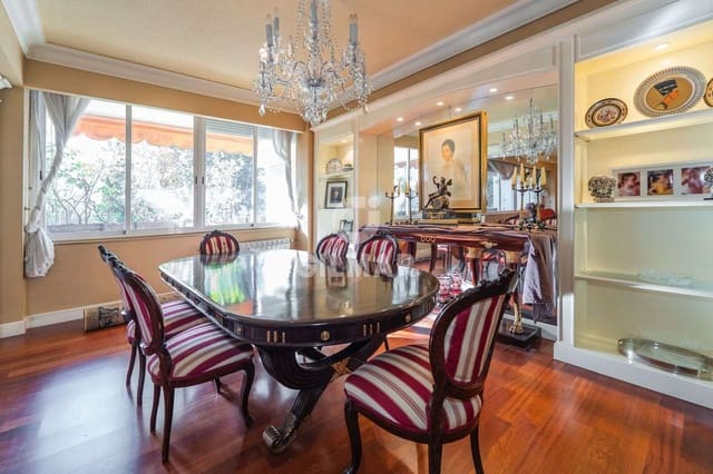 Piso de 6 habitaciones en Ciudad Universitaria, Madrid ciudad en venta con piscina garaje - 1.490.000 € (Ref: 9435027)