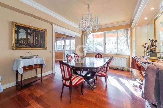 Piso de 6 habitaciones en Ciudad Universitaria, Madrid ciudad en venta con piscina garaje - 1.490.000 € (Ref: 9435027)