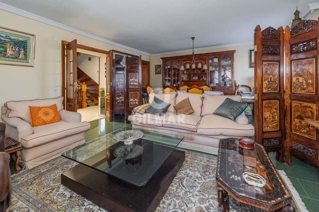 7 quarto Moradia Geminada para venda em Peñagrande, Madrid cidade com piscina garagem - 1 490 000 € (Ref: 9436516)