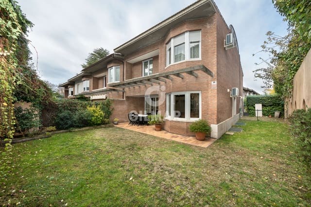 5 soveværelse Rækkehus til salg i Mirasierra, Madrid by med swimmingpool garage - € 1.849.000 (Ref: 9444546)